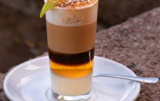 Barraquito-kávé-kanári-szigetek-recept