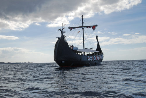 Ragnarok Viking hajó bálna delfinles TENERIFE KANÁRI SZIGETEK
