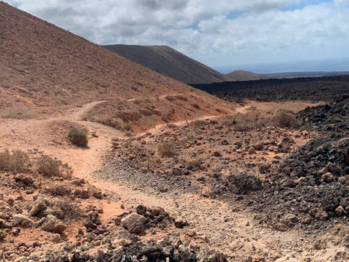 Lanzarote-Túrázás-holdbéli-tájon