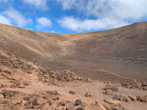 Lanzarote-Túrázás-holdbéli-tájon