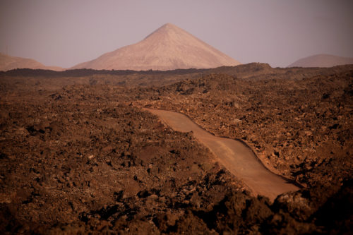 Lanzarote-Túrázás-holdbéli-tájon