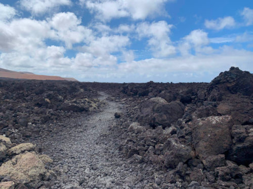 Lanzarote-Túrázás-holdbéli-tájon