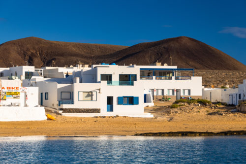 Teguise-piac-La-Graciosa-szigete-hajóval-Lanzarote-látnivalók